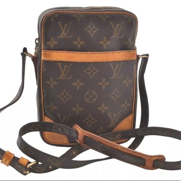 Authentic Louis Vuitton crossbody bag - Picture 1 of 16